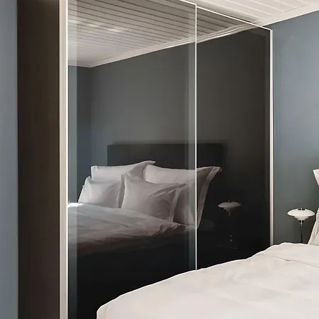 Apartment Renovated Gem With Balcony In Street Bergen