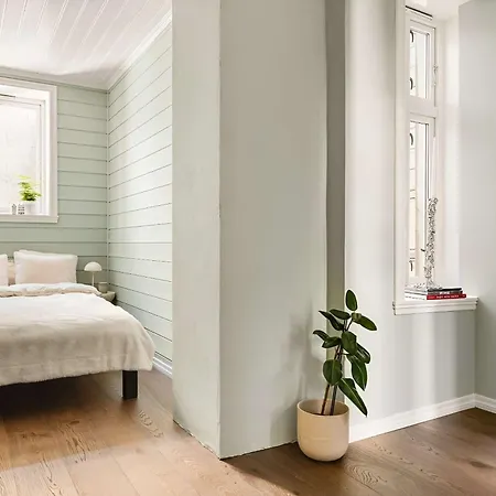 Renovated Gem With Balcony In Street Apartment Bergen