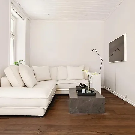 Renovated Gem With Balcony In Street