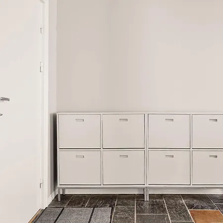 Renovated Gem With Balcony In Street Bergen