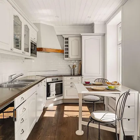 Renovated Gem With Balcony In Street Apartment *