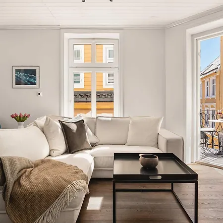 Renovated Gem With Balcony In Street * Bergen