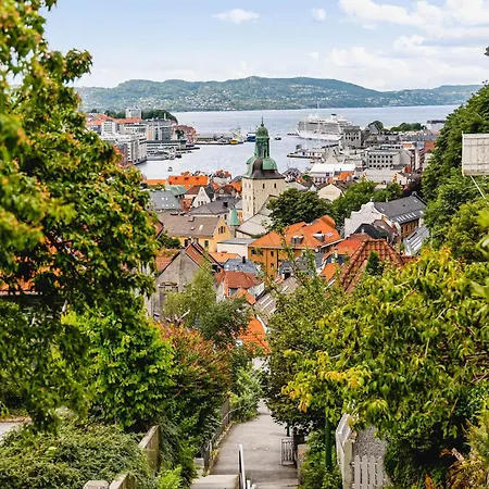 Renovated Gem With Balcony In Street * Bergen